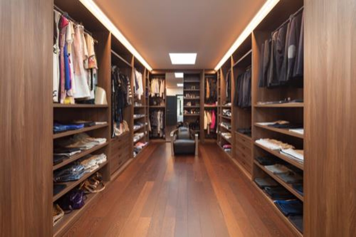 Modern Brown Wardrobe Design