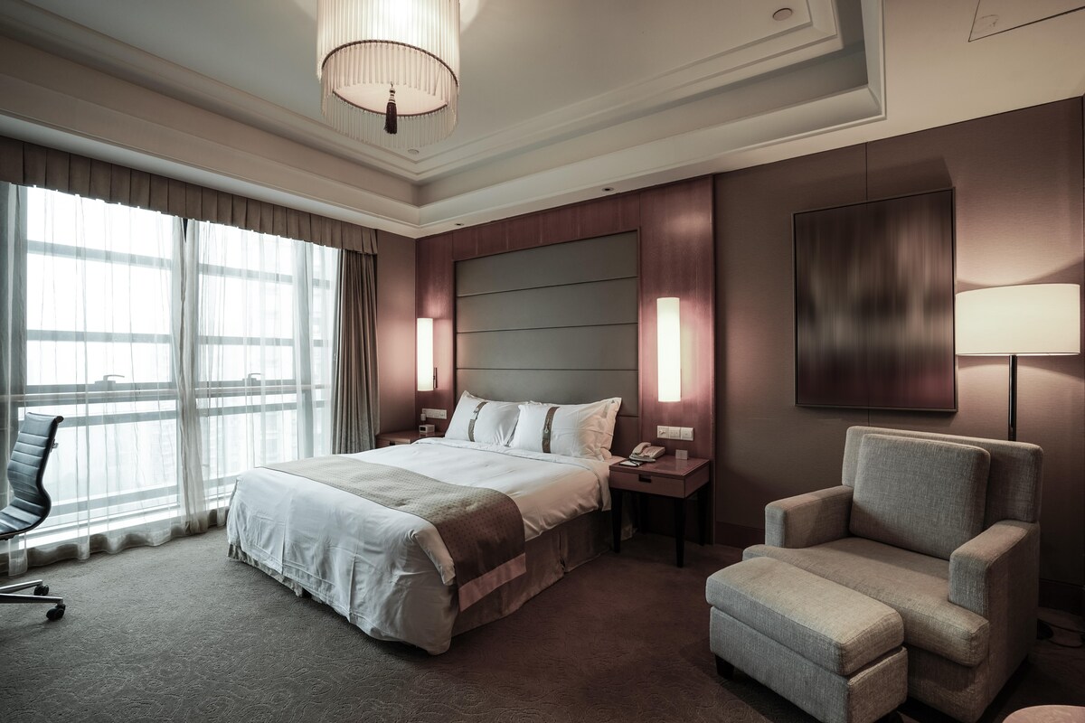Classic Master Bedroom Design Classic Master Bedroom Design