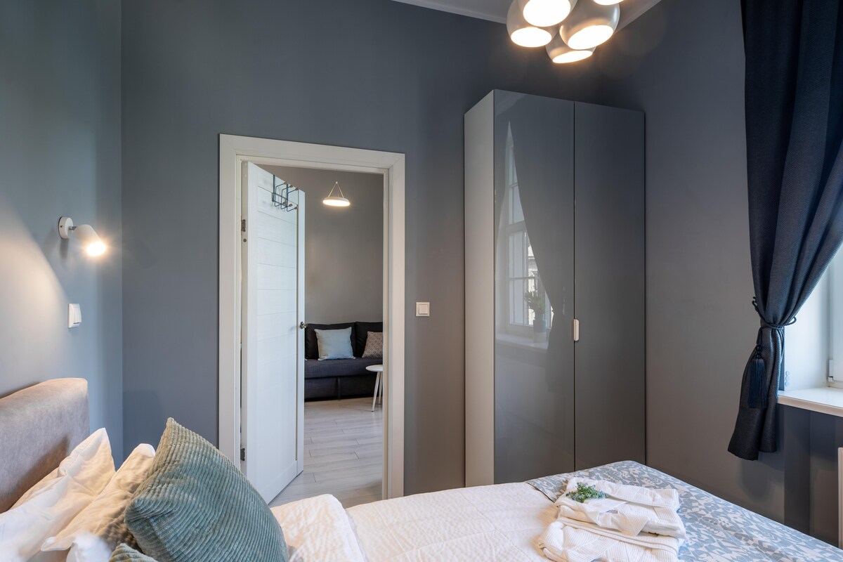 Attractive Grey and White Wardrobe Attractive Grey and White Wardrobe