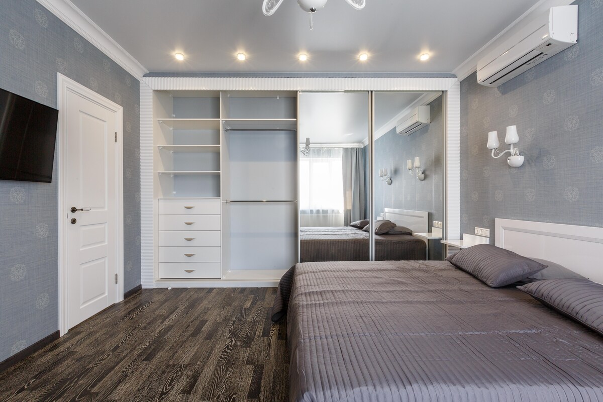 Hardwood Mirrored Wardrobe