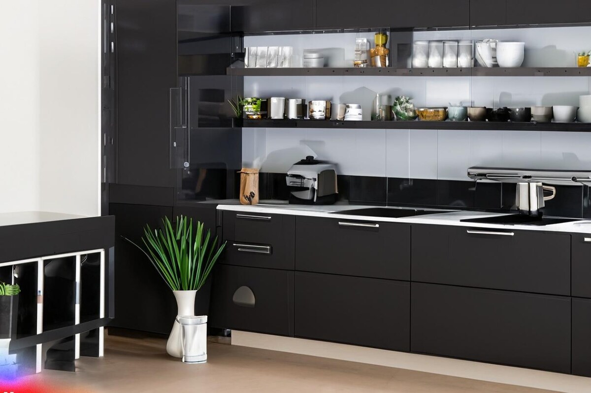 Dark-Hued Kitchen Tiles Combination