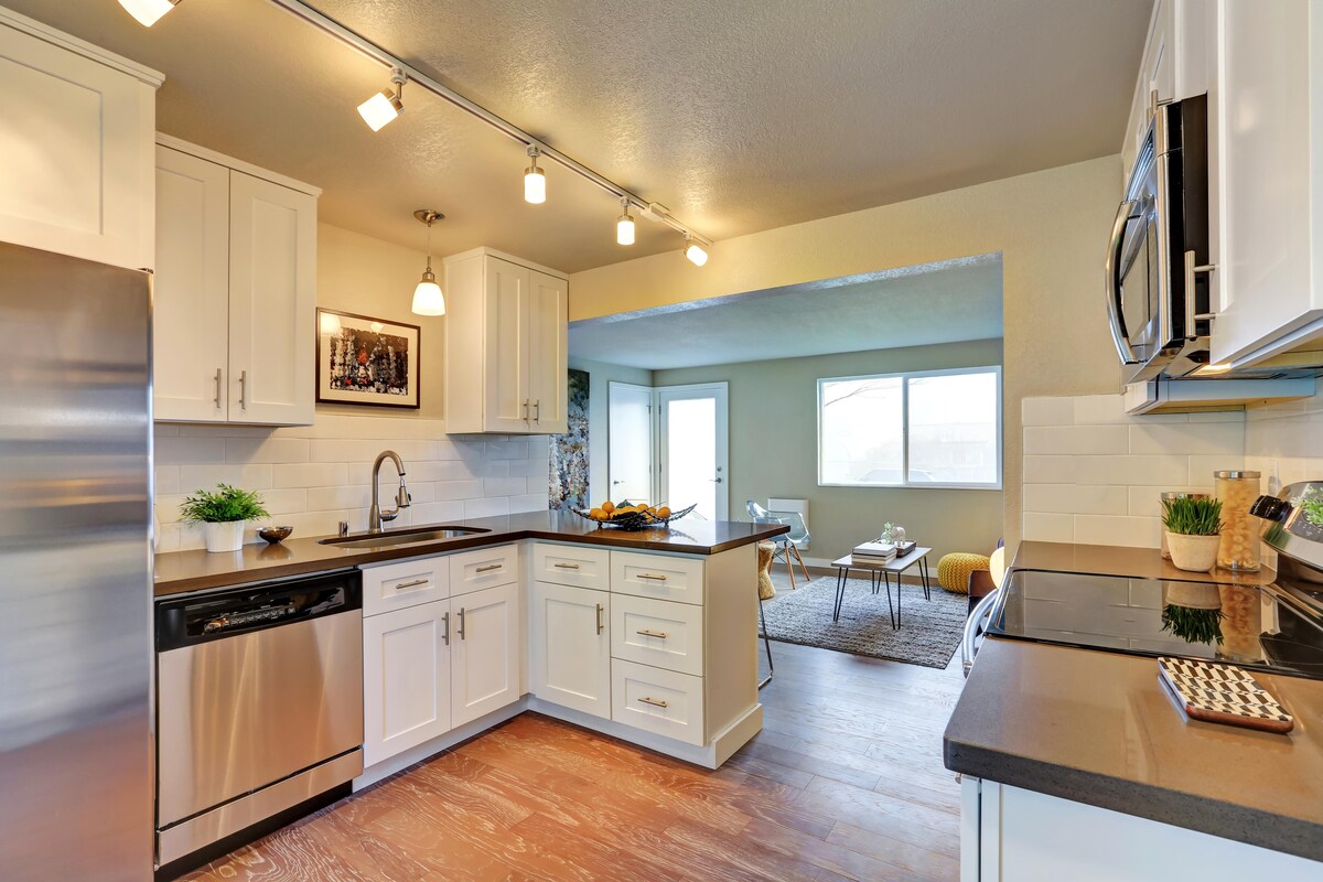 Vintage White Modular Kitchen Design