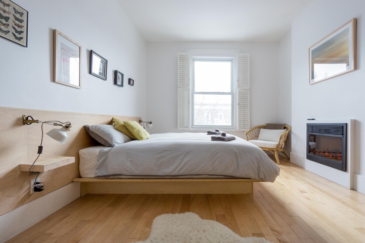 Master Bedroom Design with Brown Tile Flooring Master Bedroom Design with Brown Tile Flooring
