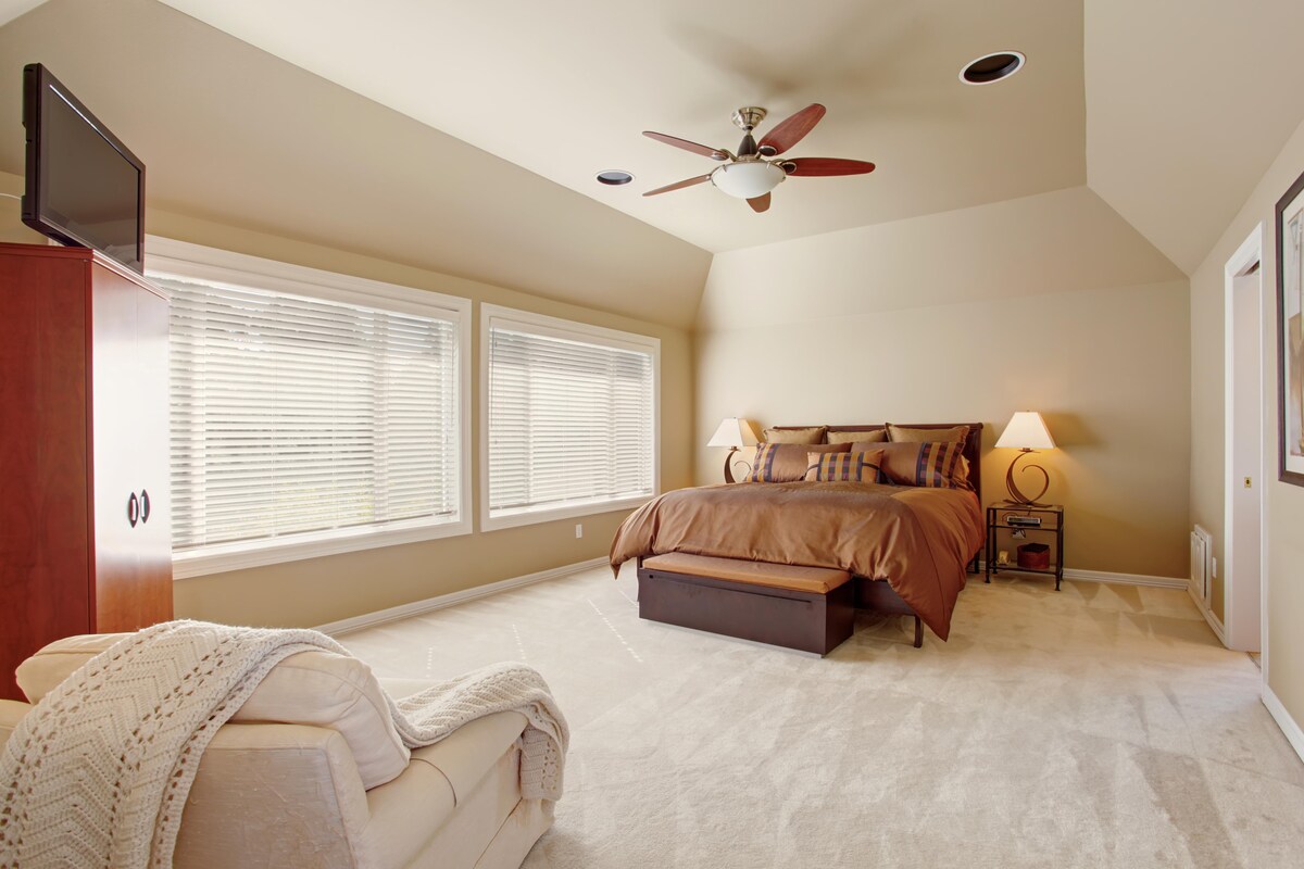 Ivory Master Bedroom Design with Traditional Appeal