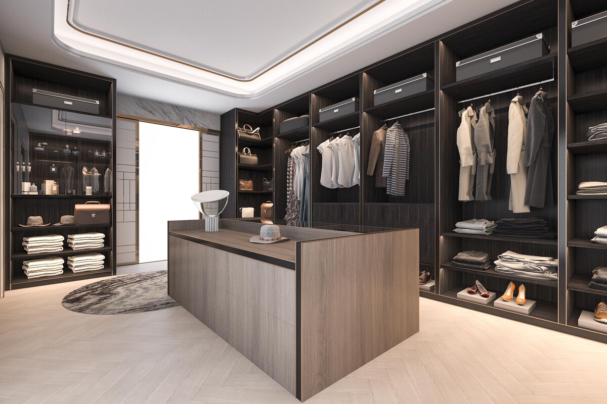 Luxury Wardrobe with Ample Lighting