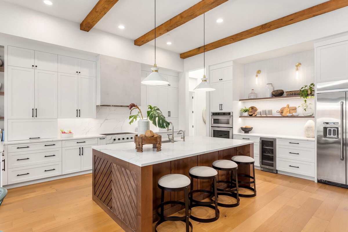 Sleek Modular Kitchen with Wooden Touches Sleek Modular Kitchen with Wooden Touches