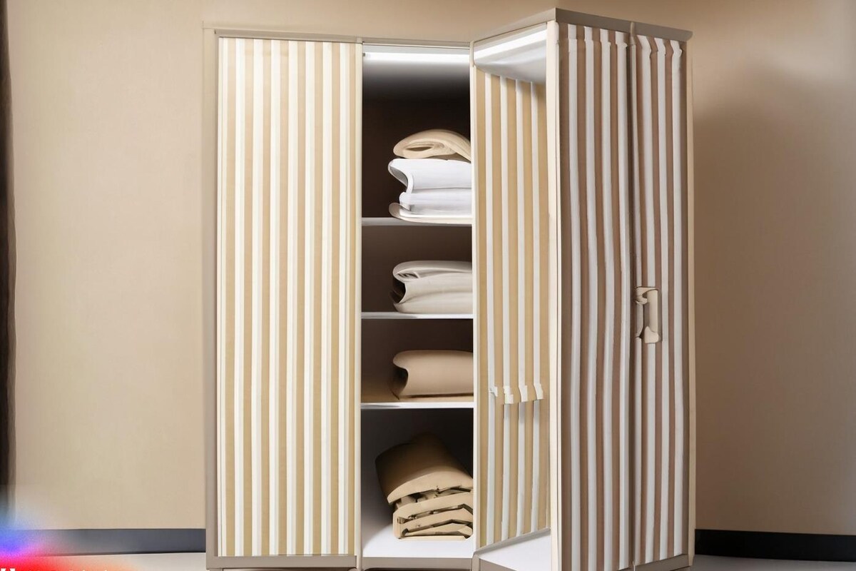 Striped Foldable Wardrobe