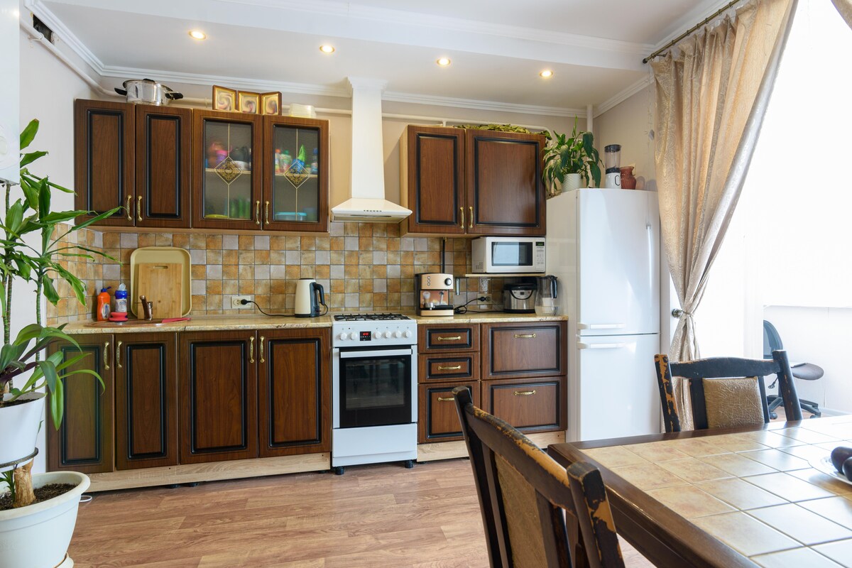 Low Budget Modular Kitchen with a Traditional Twist
