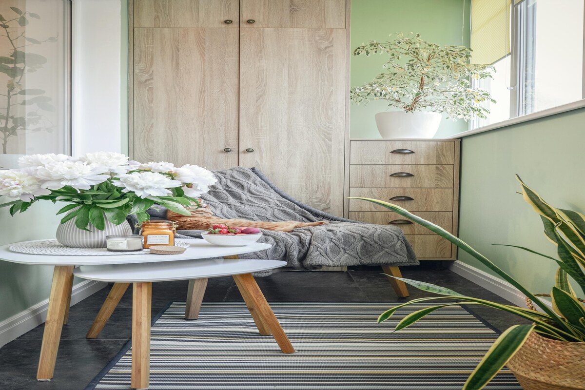 Cosy Contemporary Balcony Design with Rugs Cosy Contemporary Balcony Design with Rugs
