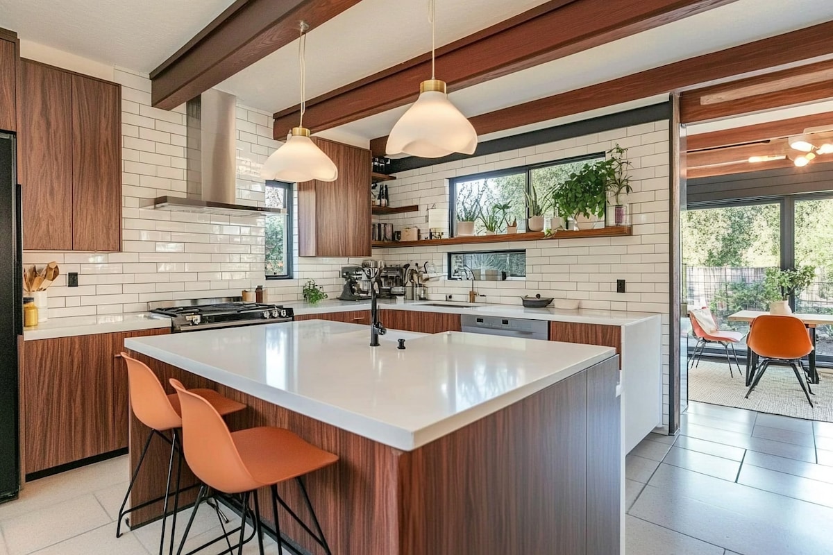 Mid-Century Modern White Porcelain Rectangular Kitchen Tile Design