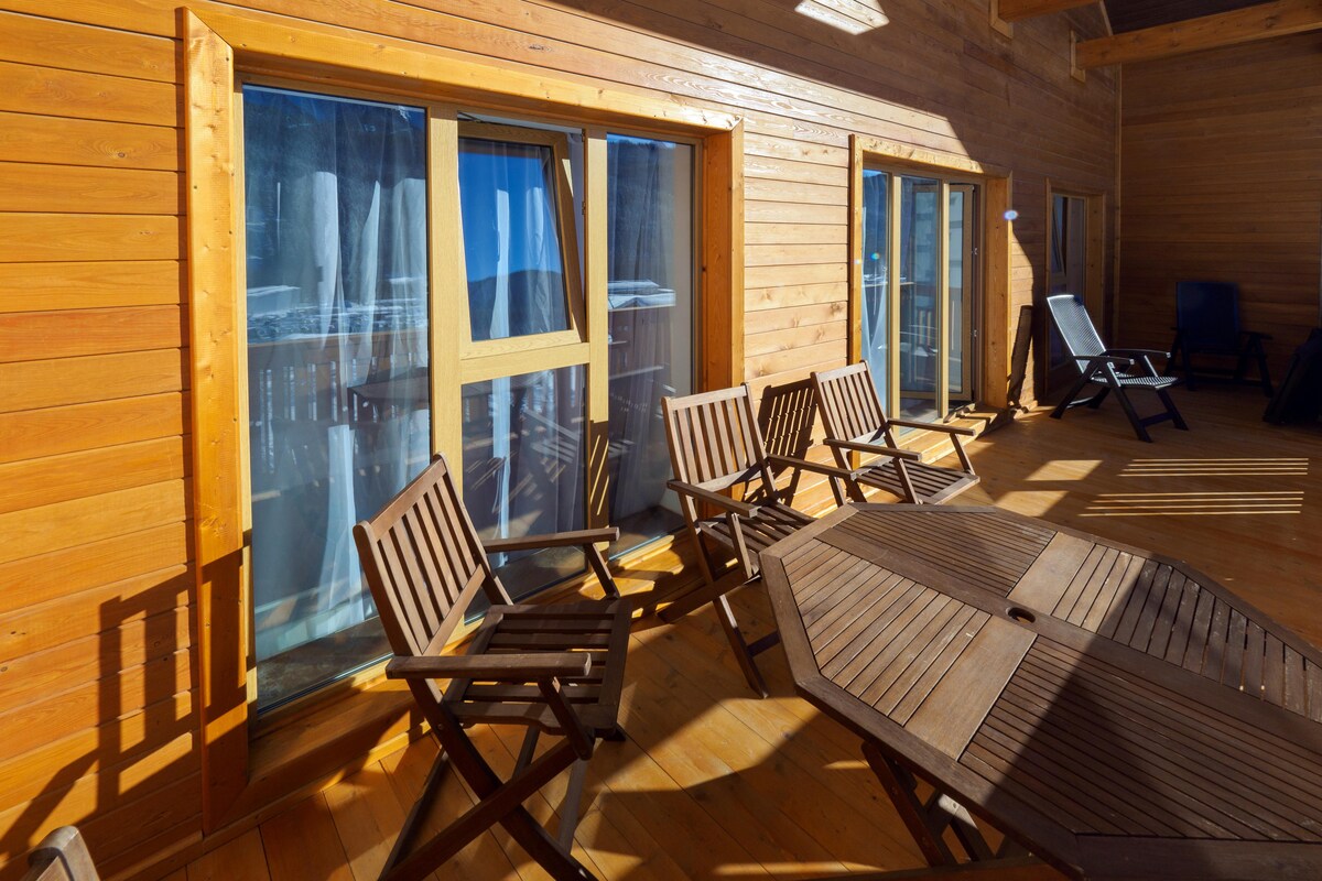 Simple Balcony Design with Folding Chairs and Tables Simple Balcony Design with Folding Chairs and Tables