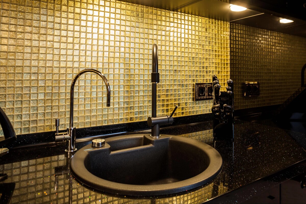 Golden Mosaic Sparkly Kitchen Tiles Golden Mosaic Sparkly Kitchen Tiles