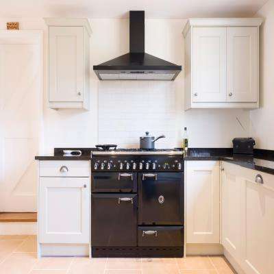 Black and White Modular Kitchen Design