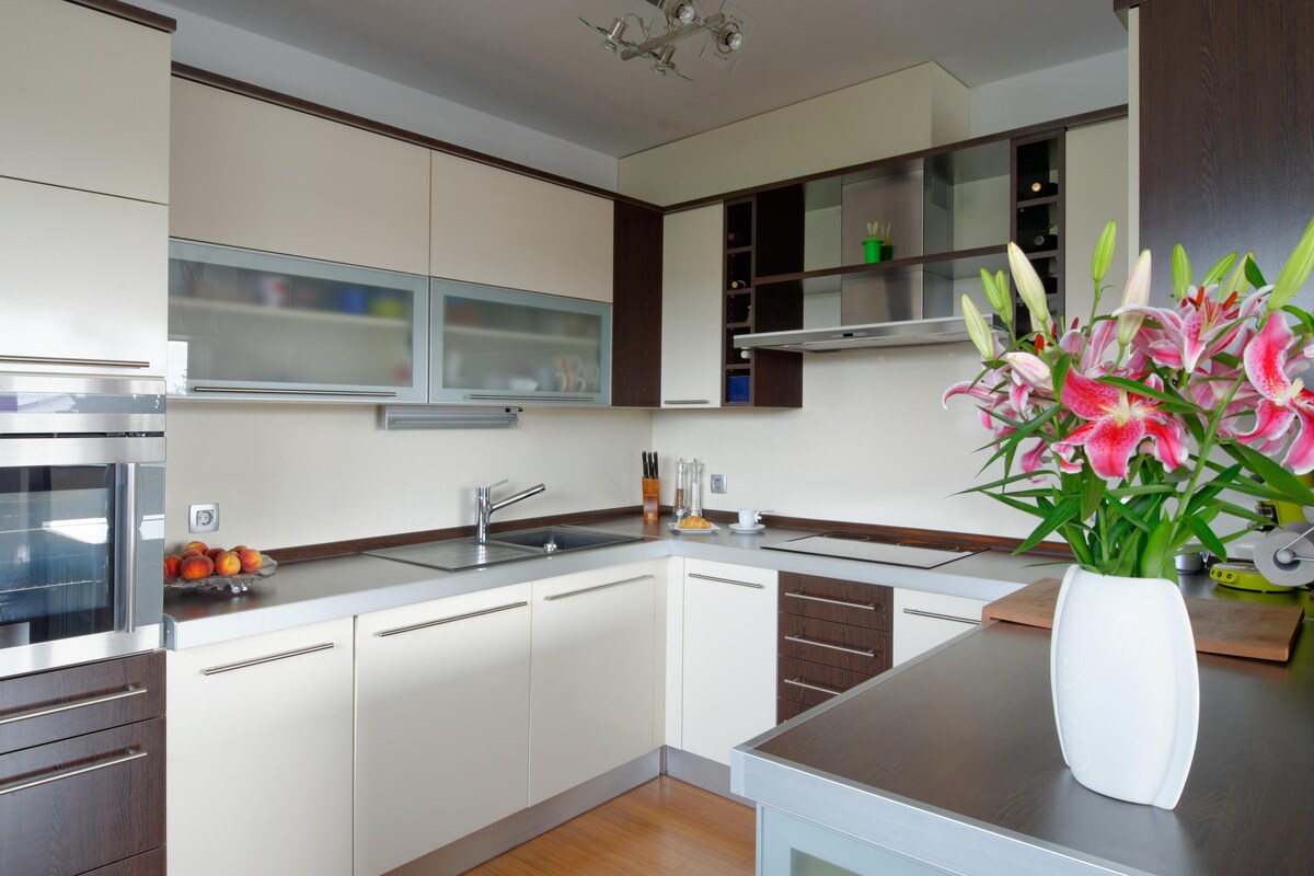 U-Shaped Modular Kitchen with Neutral Finishes U-Shaped Modular Kitchen with Neutral Finishes