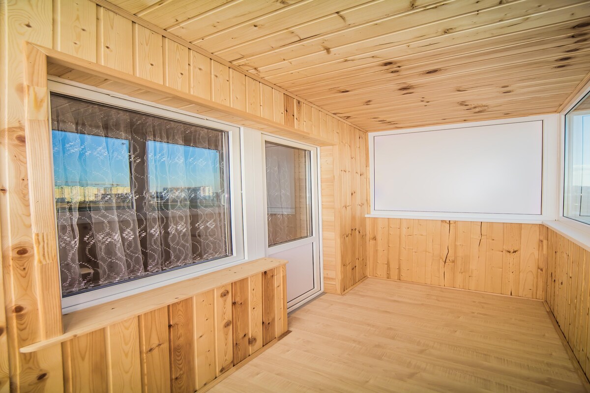 Cosy Contemporary Balcony Design with Panels Cosy Contemporary Balcony Design with Panels