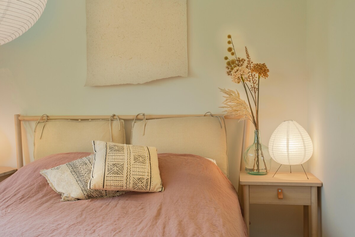 Simple Bohemian Master Bedroom Design Simple Bohemian Master Bedroom Design