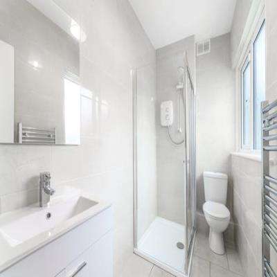 Luxurious Small Bathroom Design