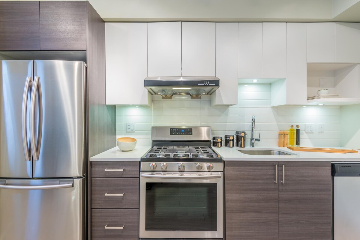 SS Modular Kitchen with Wooden Storage