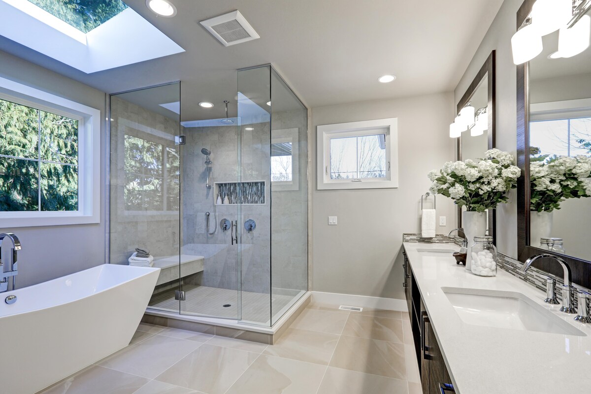 Modern Grey and White Bathroom Design Modern Grey and White Bathroom Design