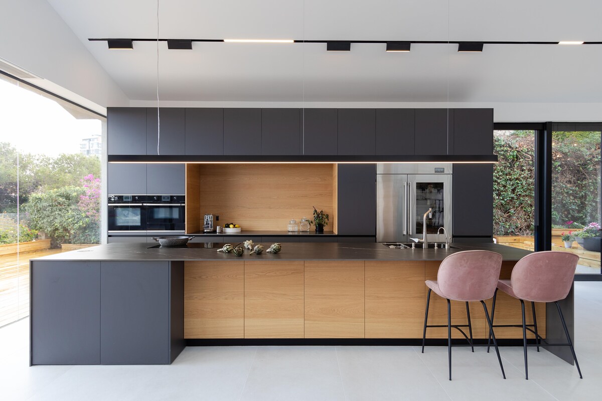 Stylish Modular Kitchen with Large Windows Stylish Modular Kitchen with Large Windows