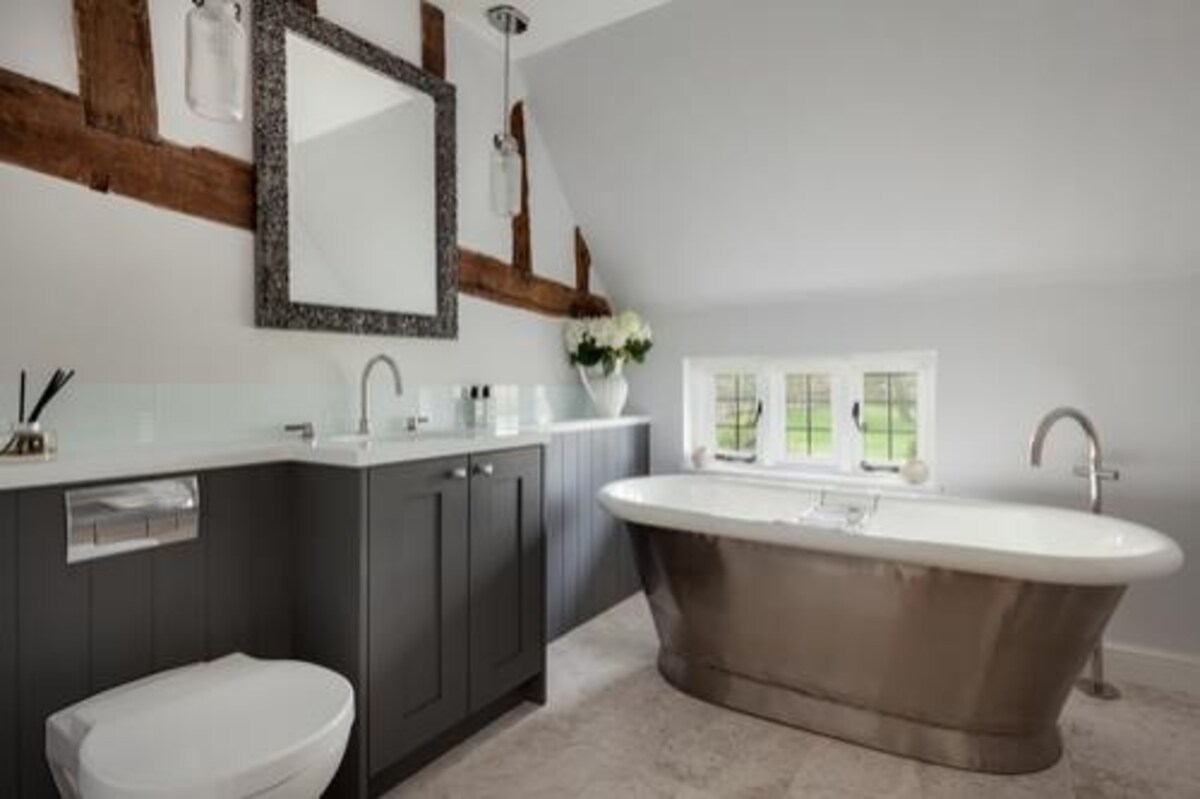 Traditional Black Bathroom Design