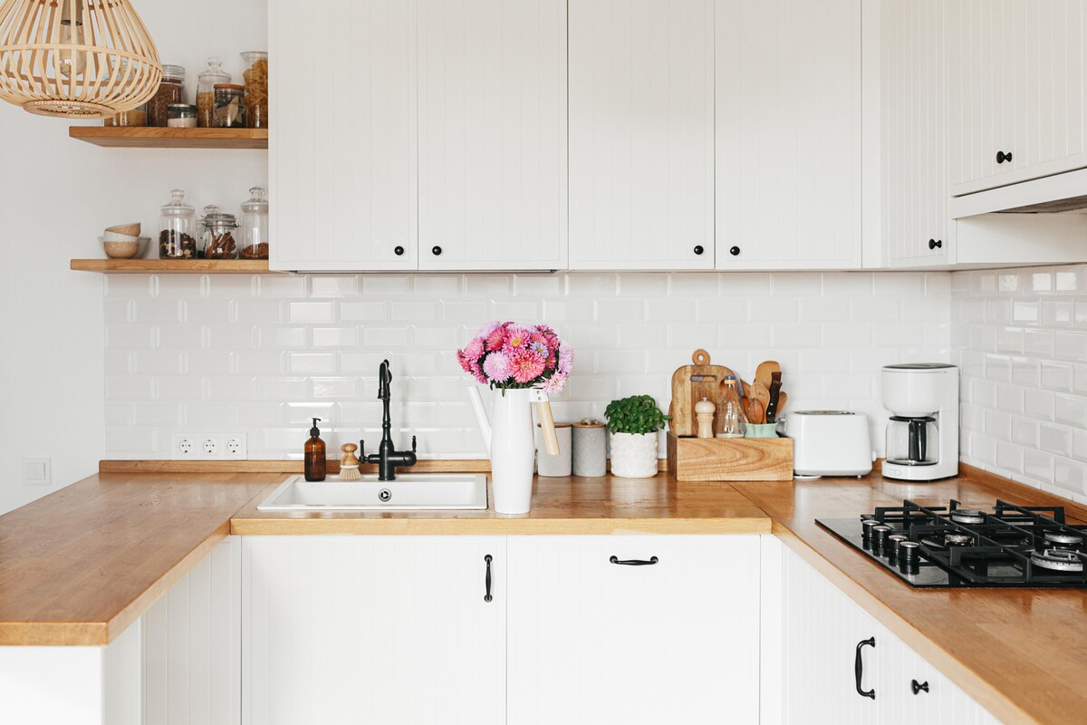 U-Shaped Modular Kitchen with Perfect Storage U-Shaped Modular Kitchen with Perfect Storage