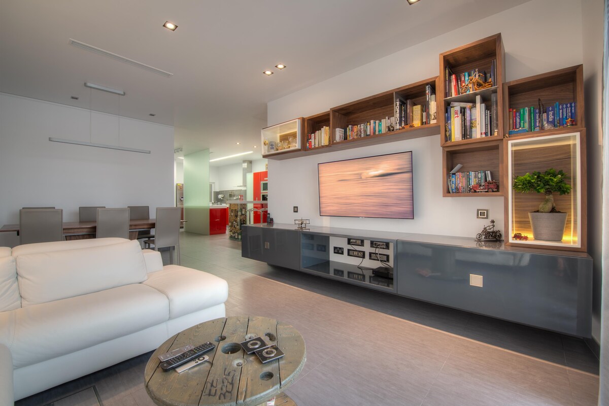 Industrial TV Unit Design in Grey Laminate Industrial TV Unit Design in Grey Laminate