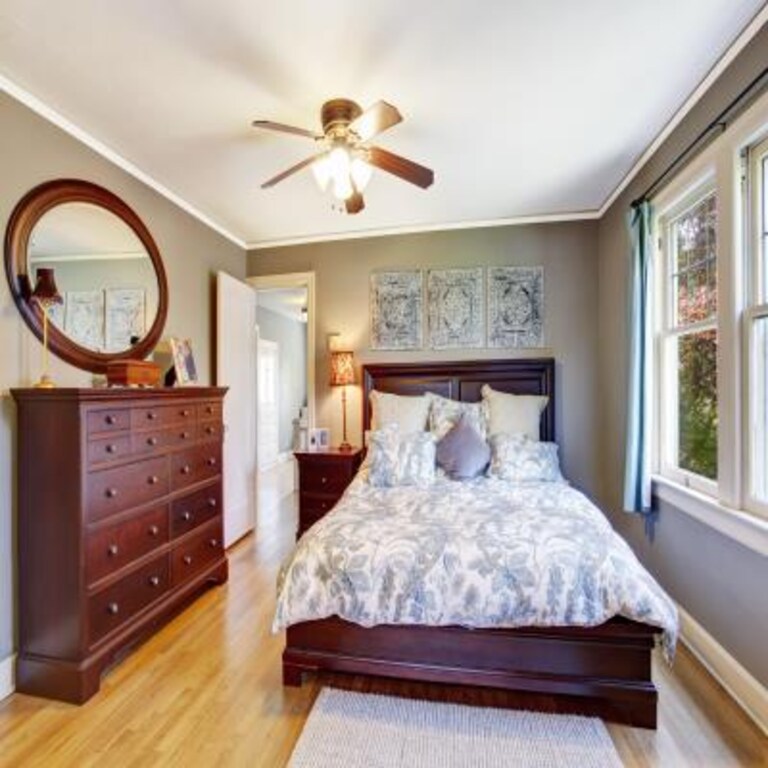 Low-ceilinged Dresser Master Bedroom