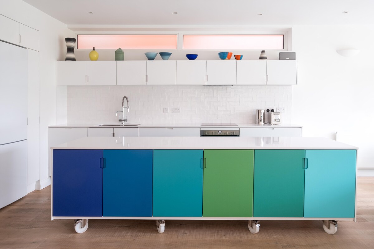 Portable Modular Kitchen with Colours Portable Modular Kitchen with Colours