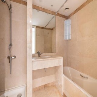 Modern Bathroom Design With Beige Shade