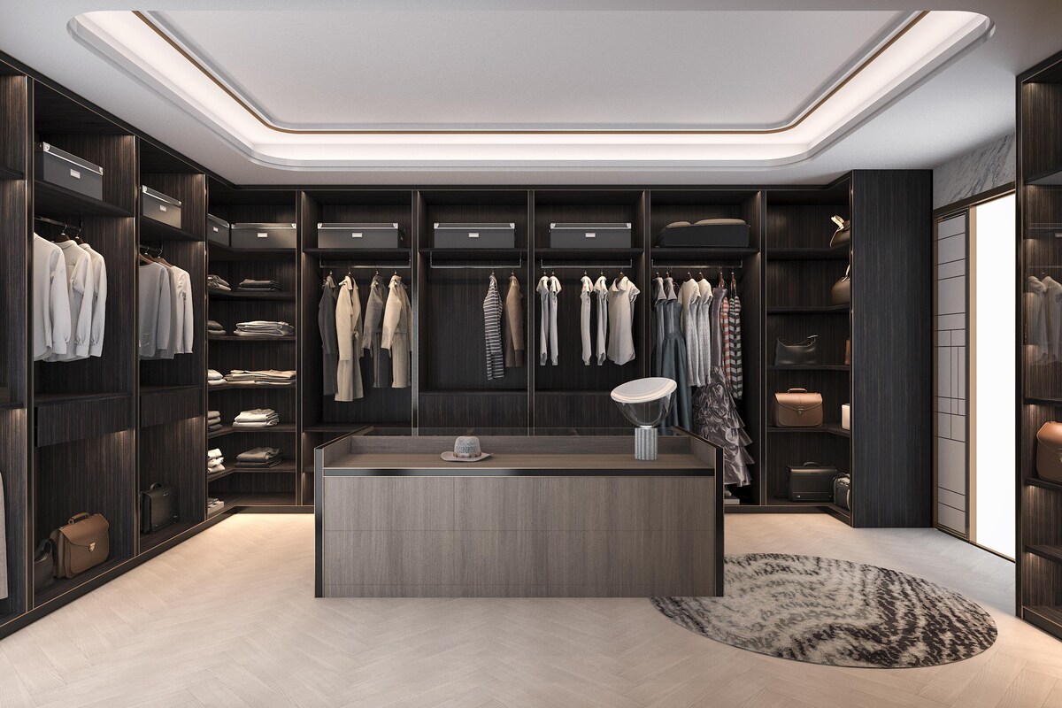 Luxurious Walk-in Wardrobe with Ample Space Luxurious Walk-in Wardrobe with Ample Space