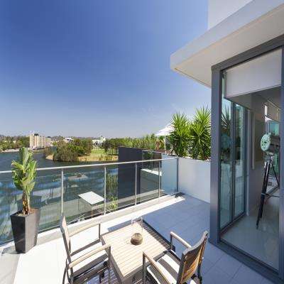 Elegant Modern Balcony Design with a Table
