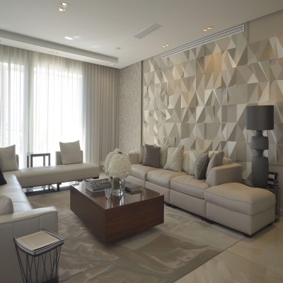 Contemporary Beige Living Room Design With White-Grey Geometric Patterned Wallpaper