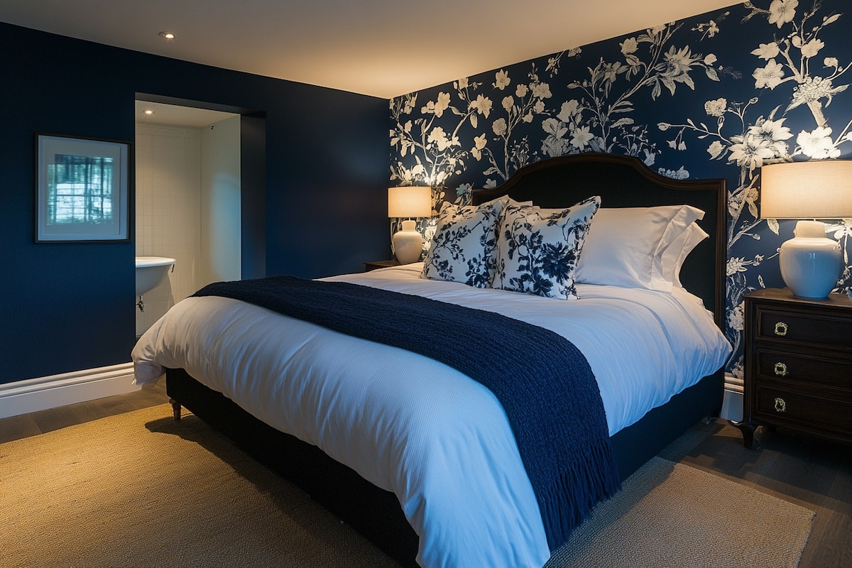 Contemporary Dark Blue And White Wall Design With Wall Trims And Floral Wallpaper