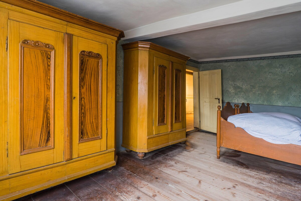 Traditional German Sliding Wardrobe