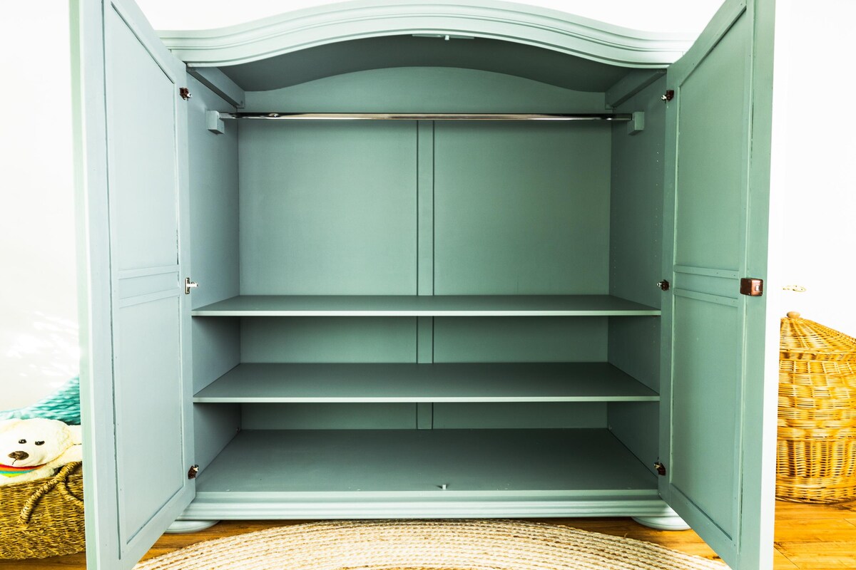 Hinged Green Wardrobe Hinged Green Wardrobe