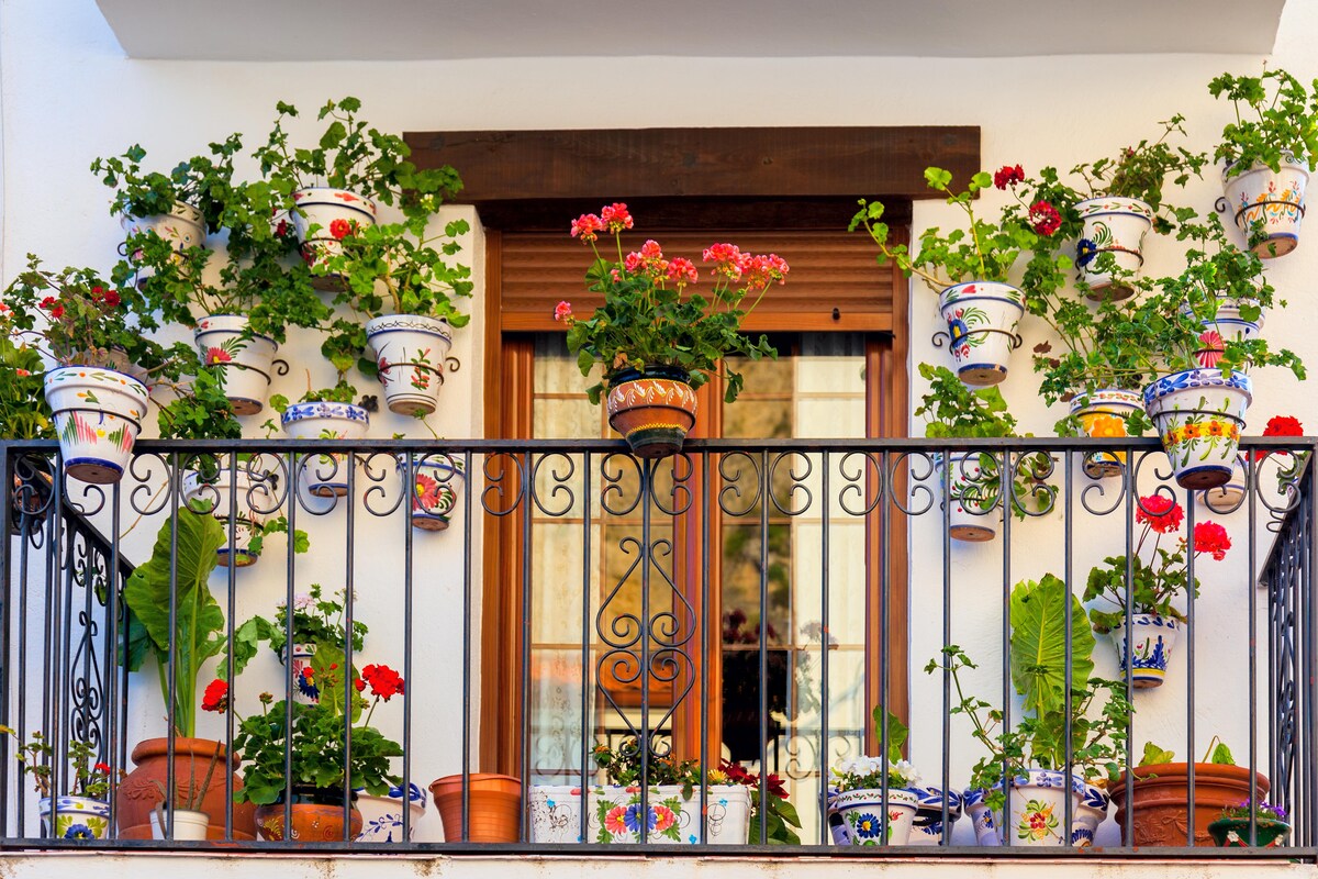 Simple Traditional Balcony Design Simple Traditional Balcony Design
