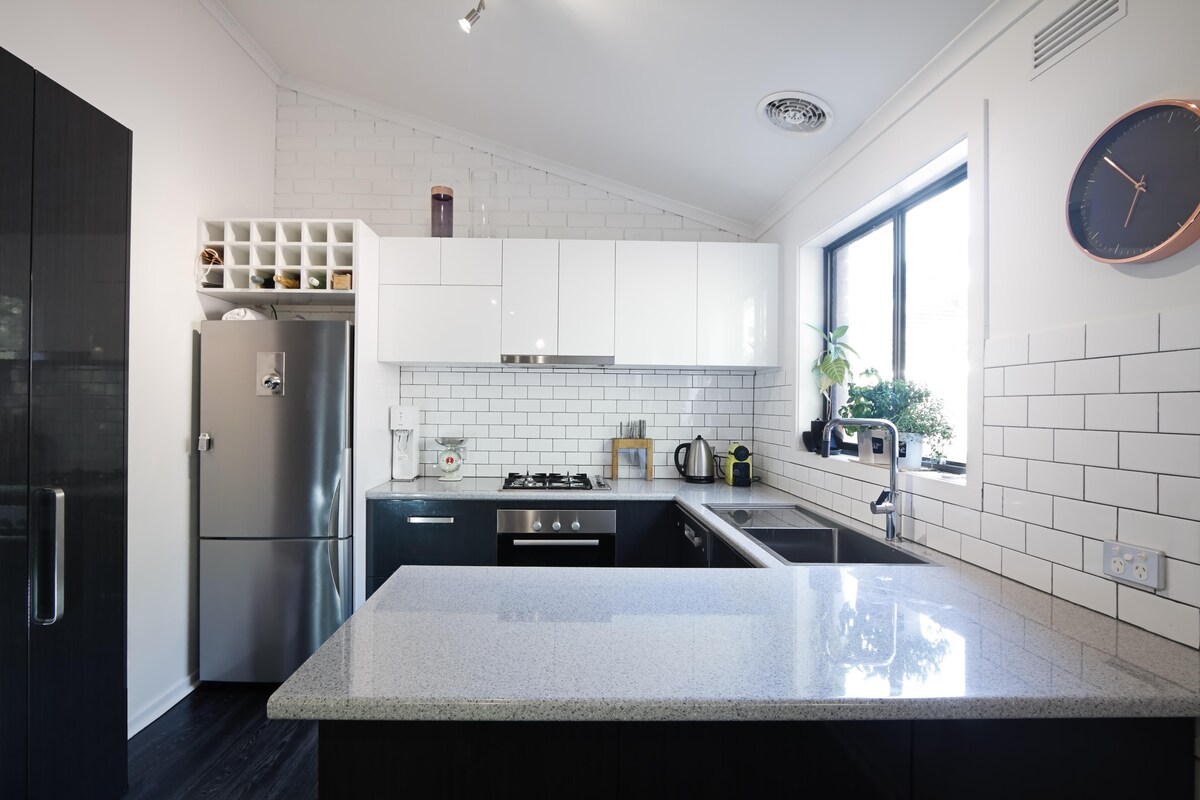 Contemporary White Kitchen with Subway Tile Contemporary White Kitchen with Subway Tile