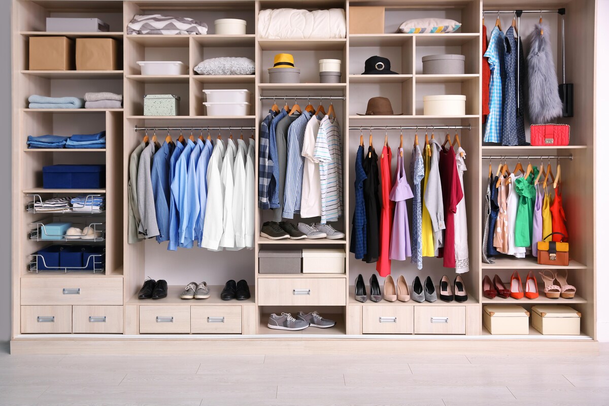 Modern Wardrobe Design with Storage Modern Wardrobe Design with Storage