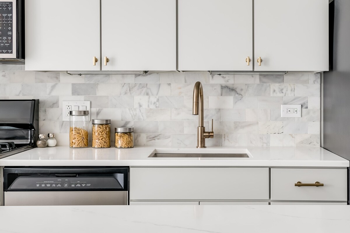 White and Grey Bright Kitchen Tiles