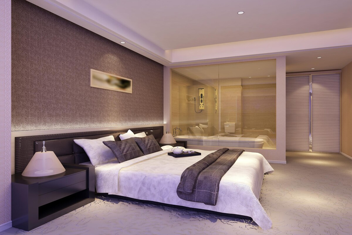 Deluxe Large Master Bedroom Deluxe Large Master Bedroom