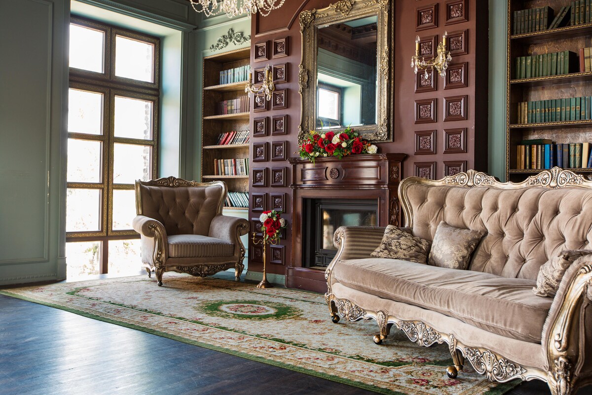 Victorian Living Room Setting With Unpeered Antique Pieces Victorian Living Room Setting With Unpeered Antique Pieces