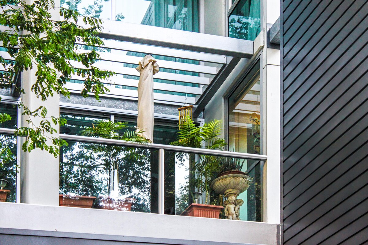 Elegant Balcony Design with Planters Elegant Balcony Design with Planters