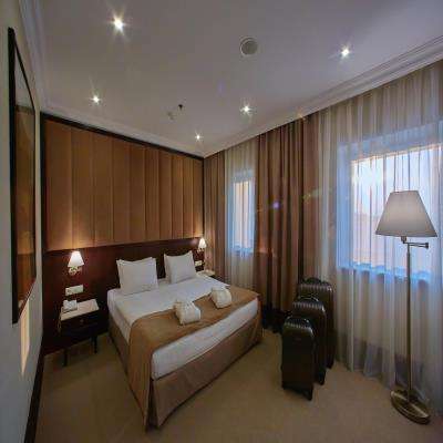 Smart Luxury Master Bedroom Design