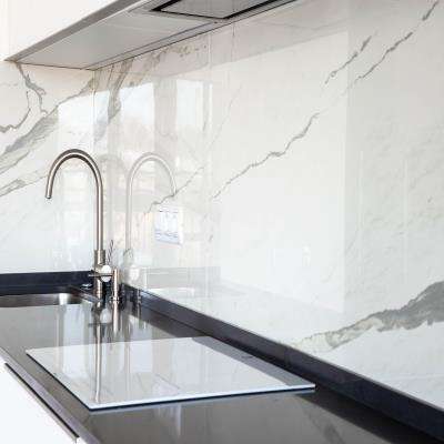 Bright and Glossy Kitchen Tiles