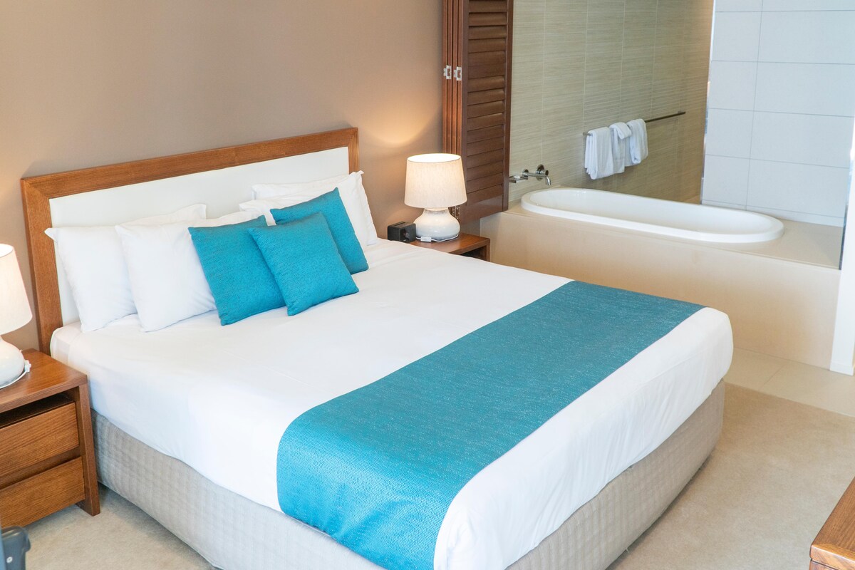 Aqua Master Bedroom Design Aqua Master Bedroom Design