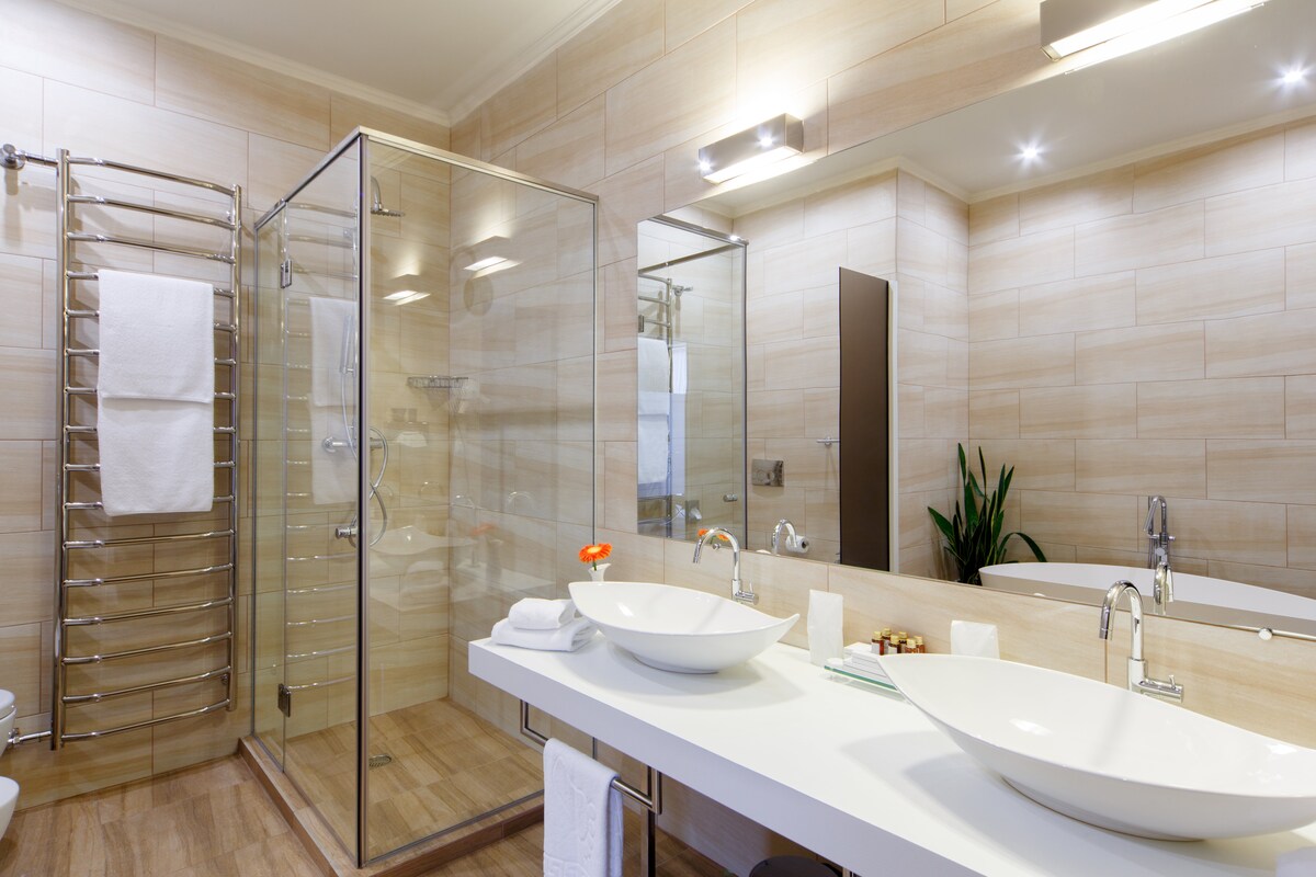 Stylish Bathroom Design with LED Lighting