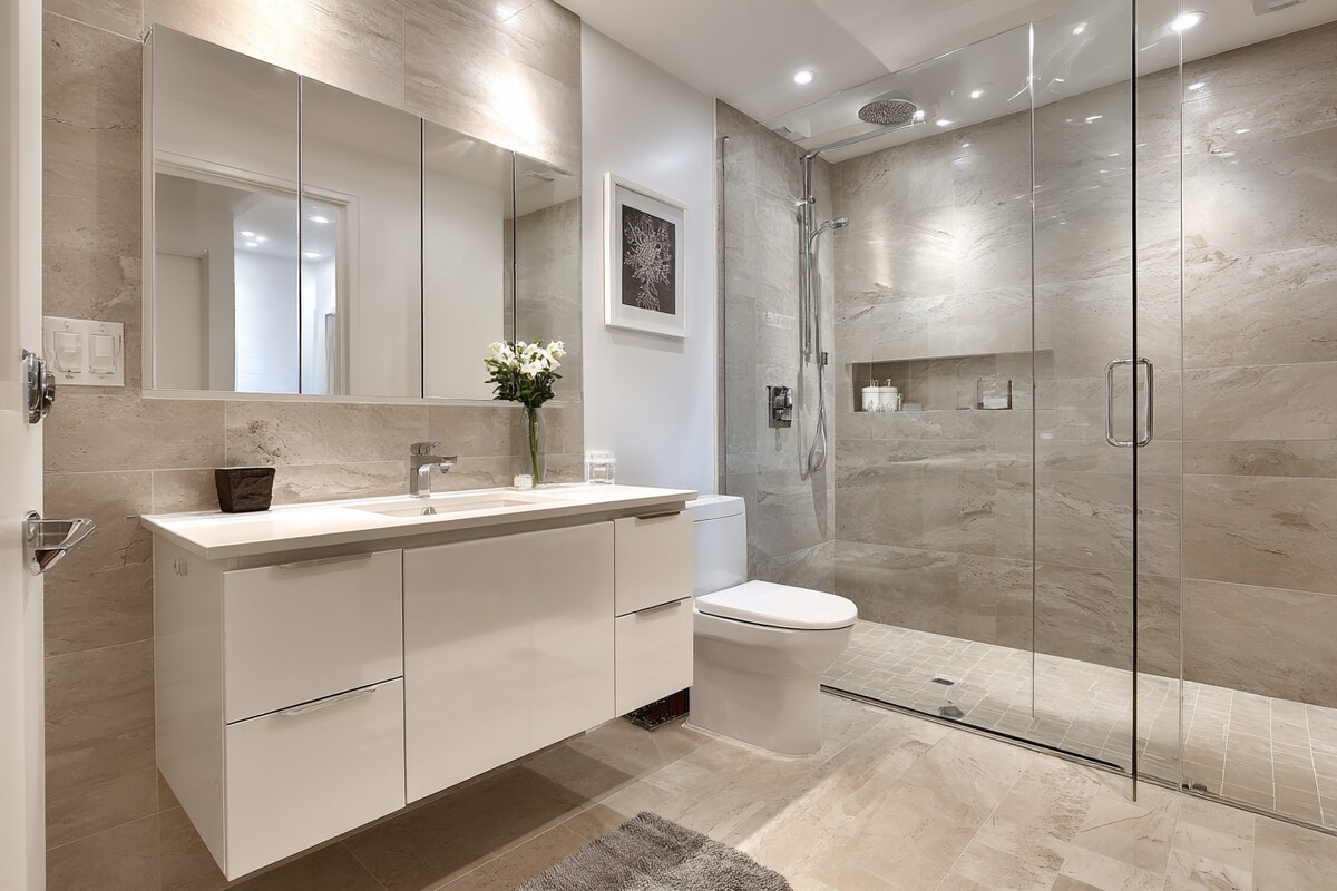 Contemporary Bathroom Design With Closed Cabinet Storage Contemporary Bathroom Design With Closed Cabinet Storage