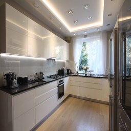 White and Walnut Contemporary L-Shaped Kitchen Design With High Gloss ...