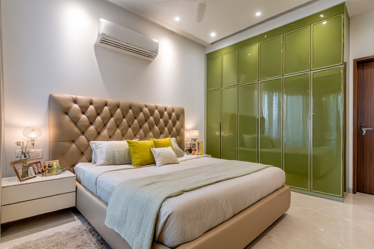 Contemporary Master Bedroom Design with Tan Headboard Bed and Glossy Green Wardrobe Contemporary Master Bedroom Design with Tan Headboard Bed and Glossy Green Wardrobe